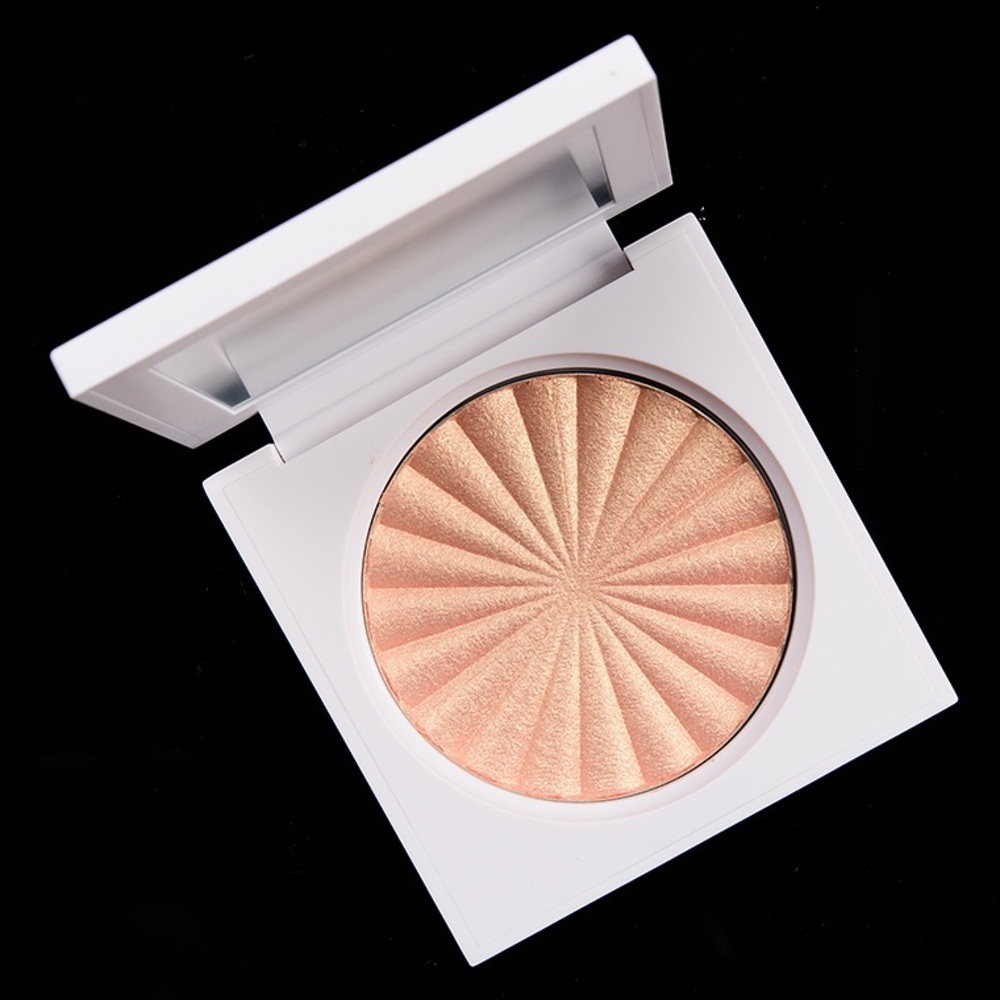OFRA Highlighter in "Soho"